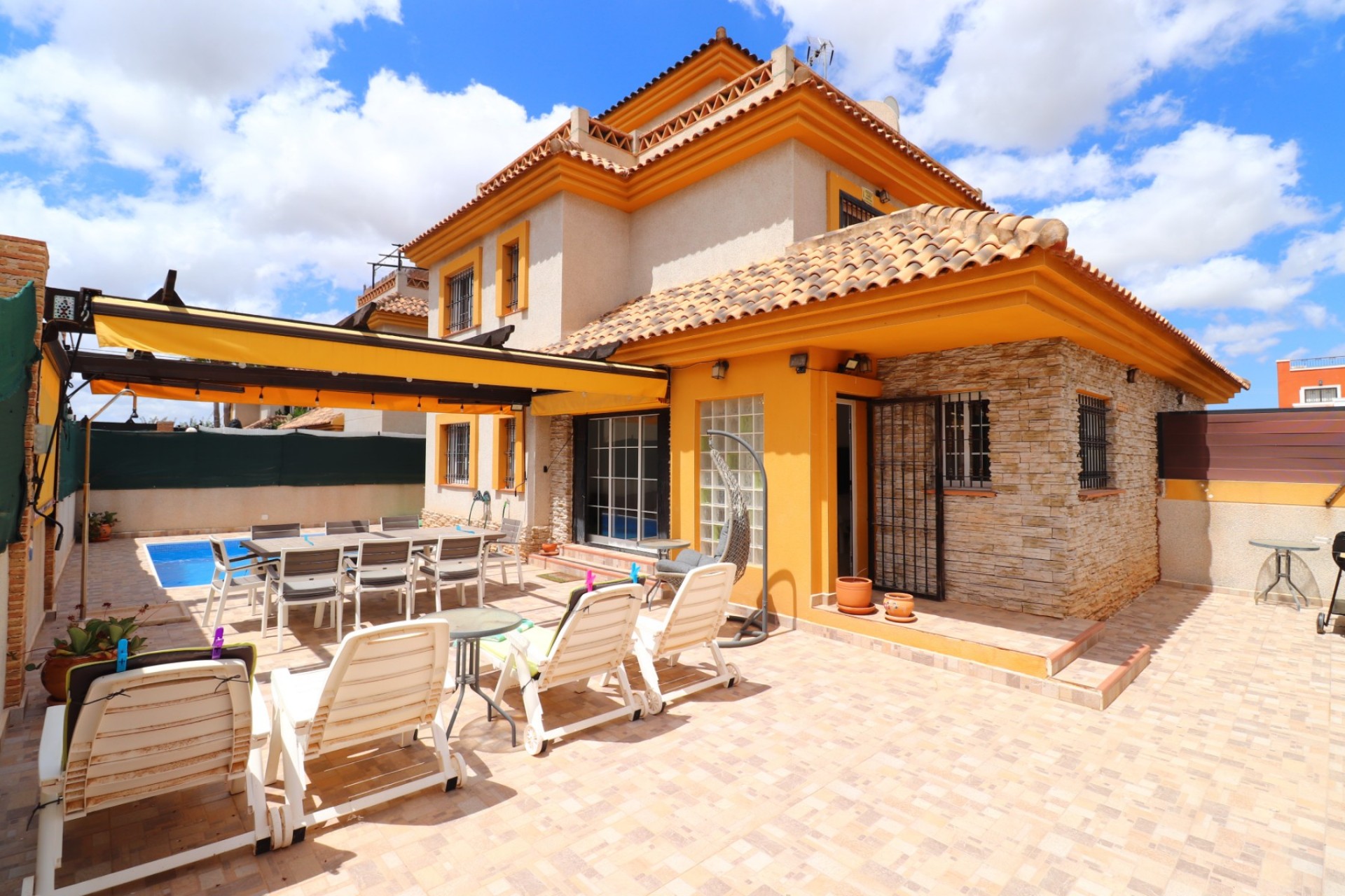 Revente - Villa -
Los Montesinos - La Herrada