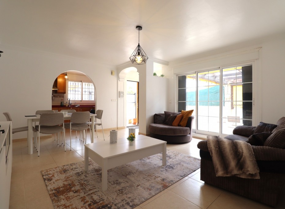 Revente - Villa -
Los Montesinos - La Herrada