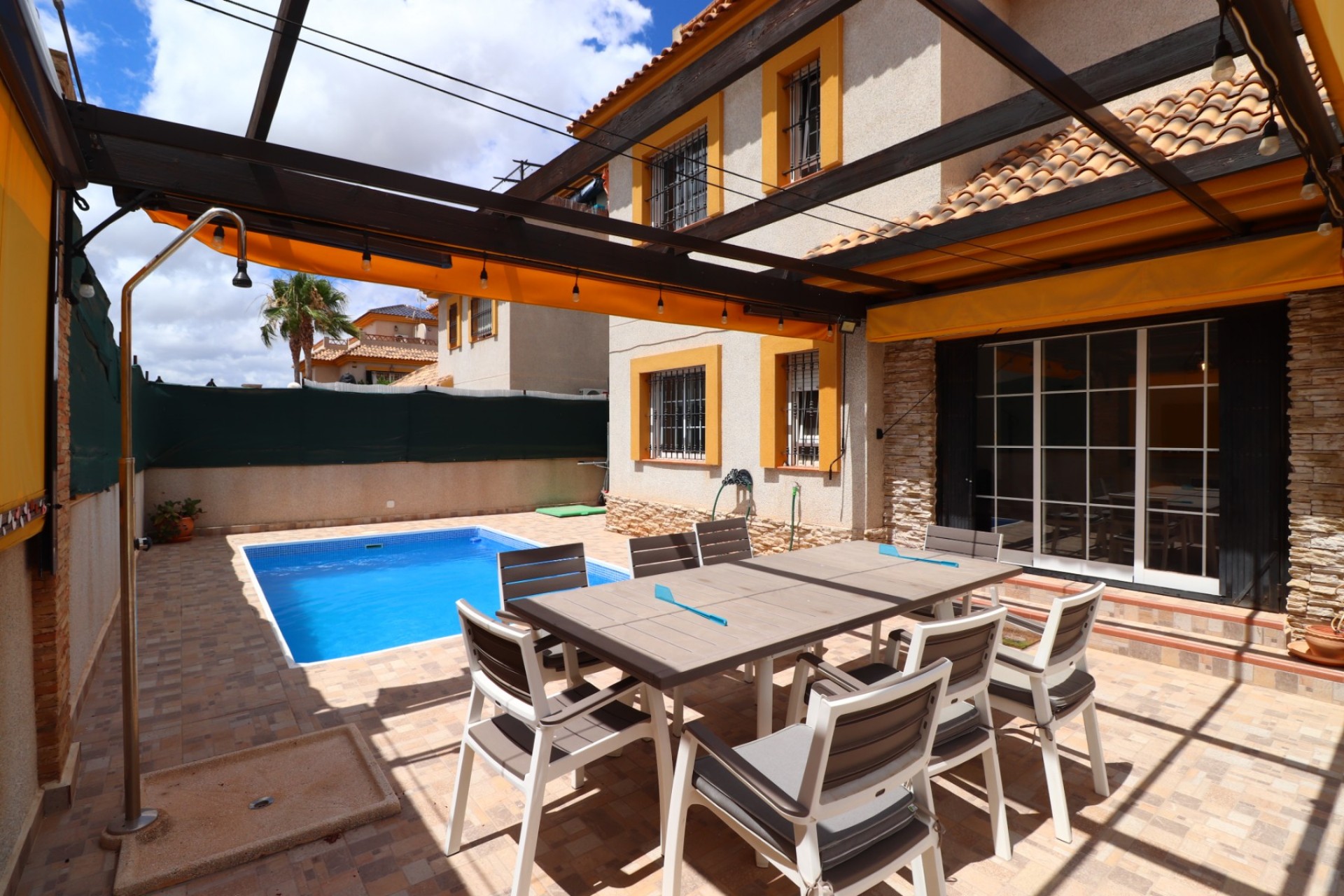 Revente - Villa -
Los Montesinos - La Herrada