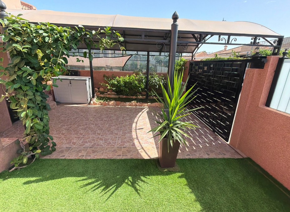 Revente - Villa -
Los Montesinos - La Herrada