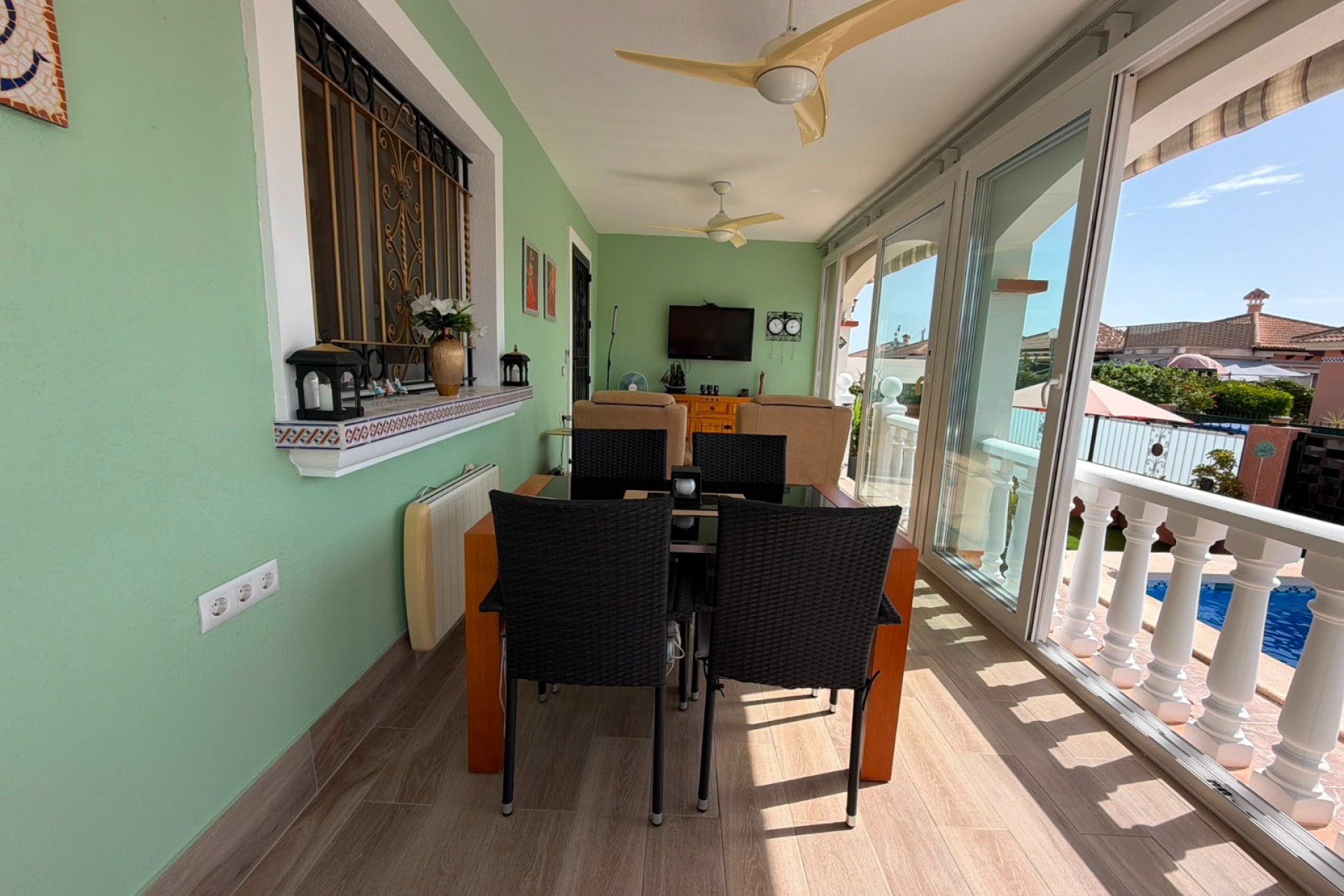 Revente - Villa -
Los Montesinos - La Herrada