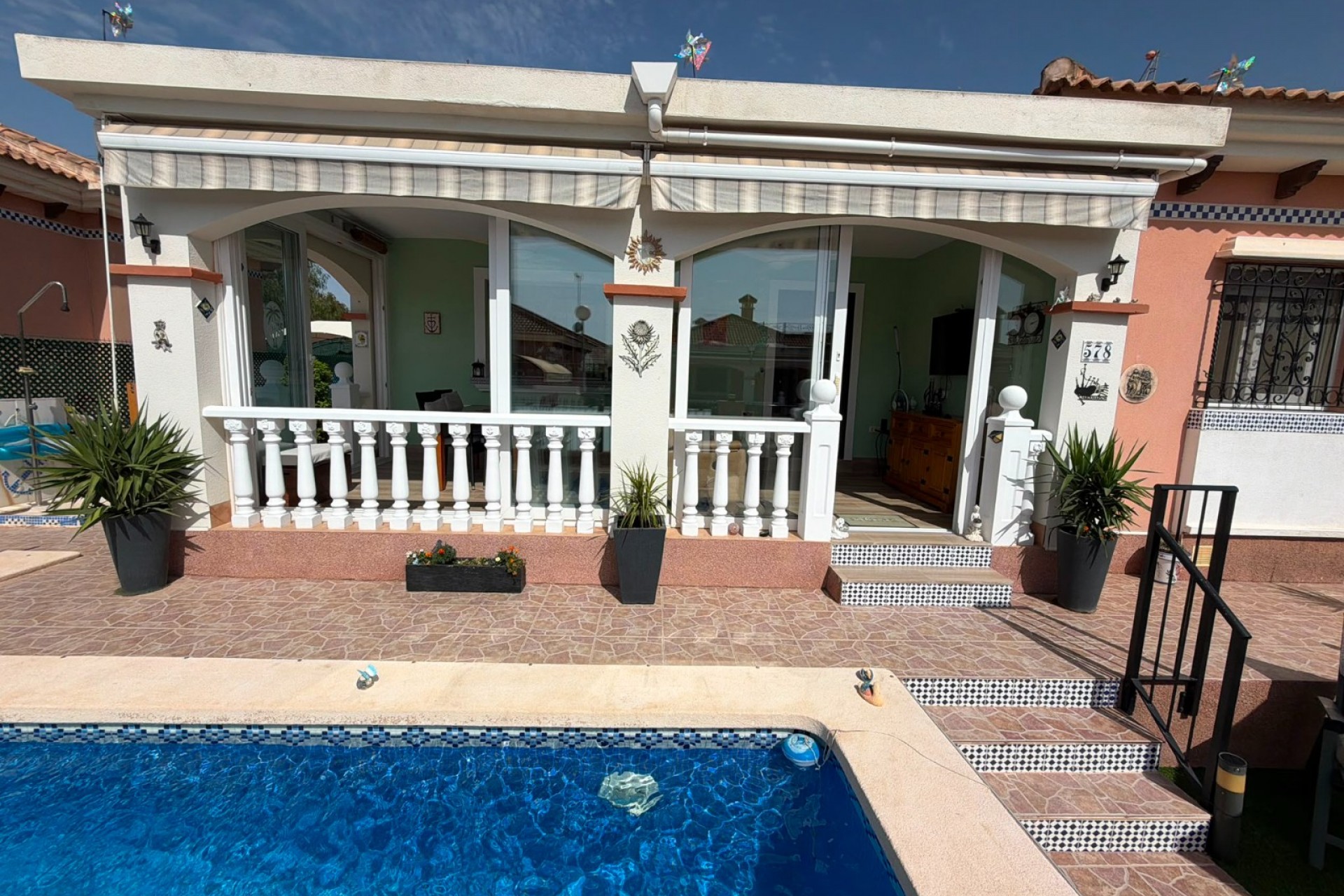 Revente - Villa -
Los Montesinos - La Herrada