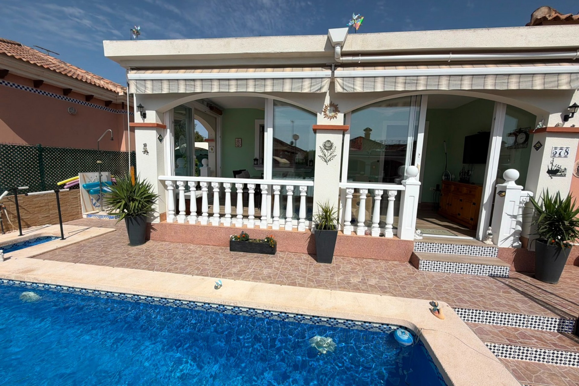 Revente - Villa -
Los Montesinos - La Herrada