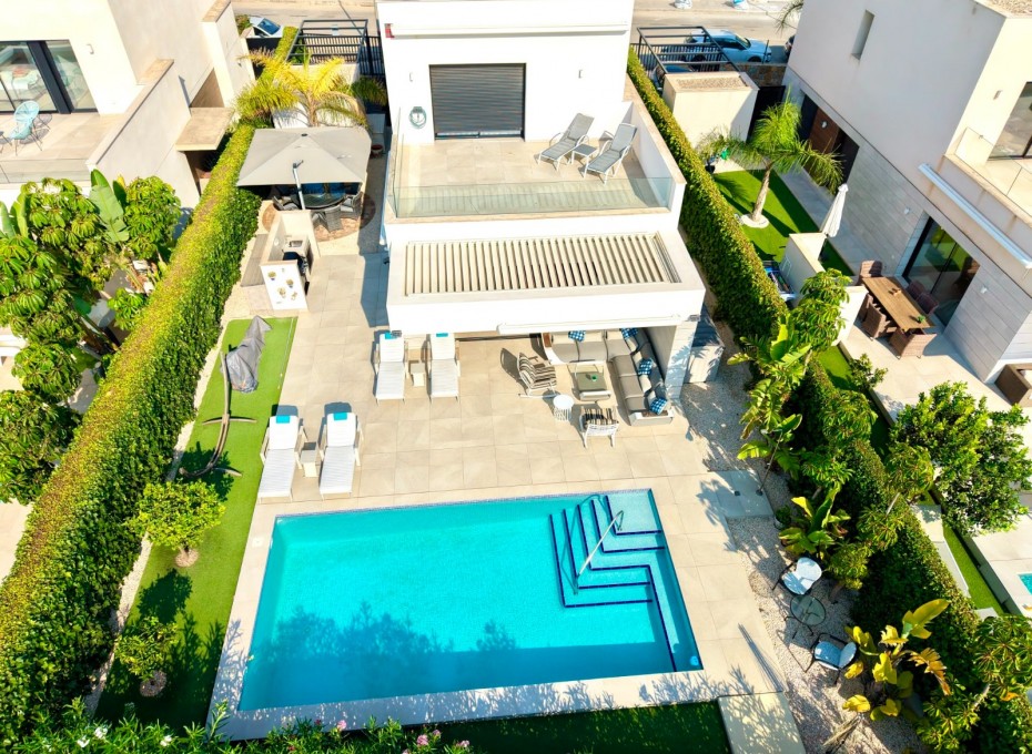 Revente - Villa -
Los Montesinos - La Herrada