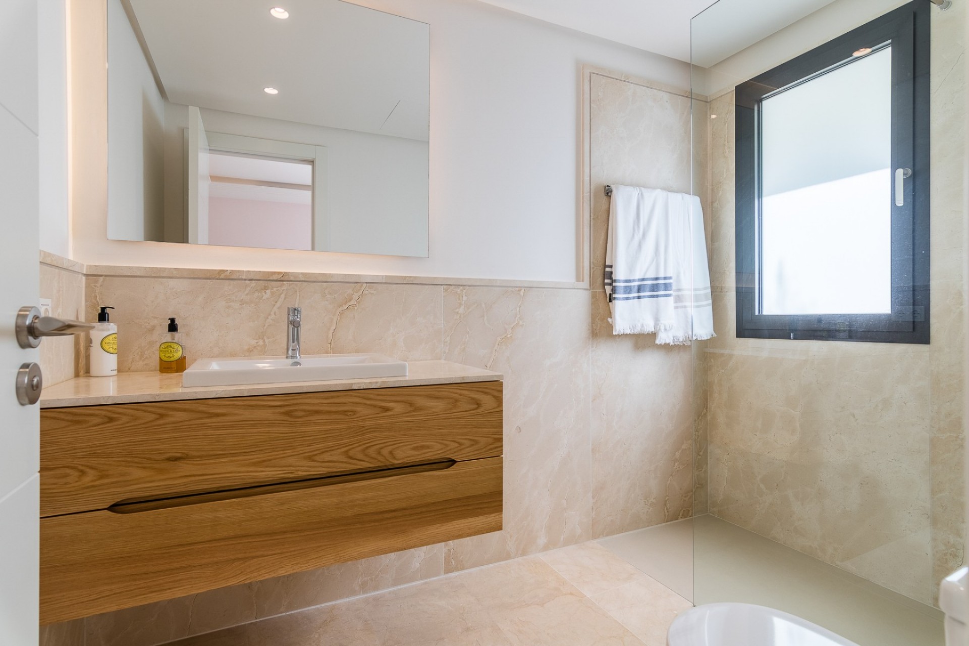 Revente - Villa -
Marbella - Nueva Andalucía