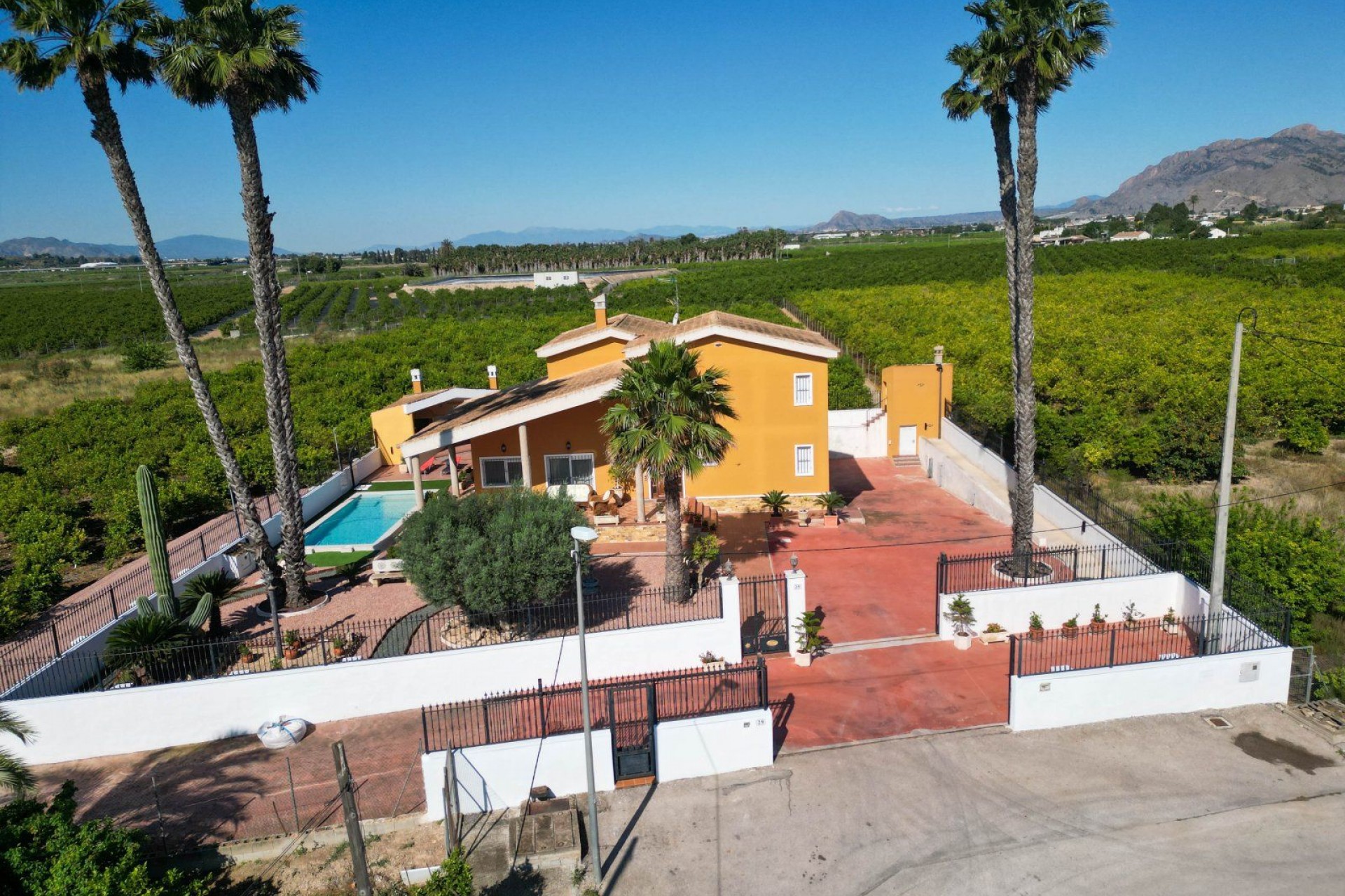Revente - Villa -
Orihuela - Correntías Medias