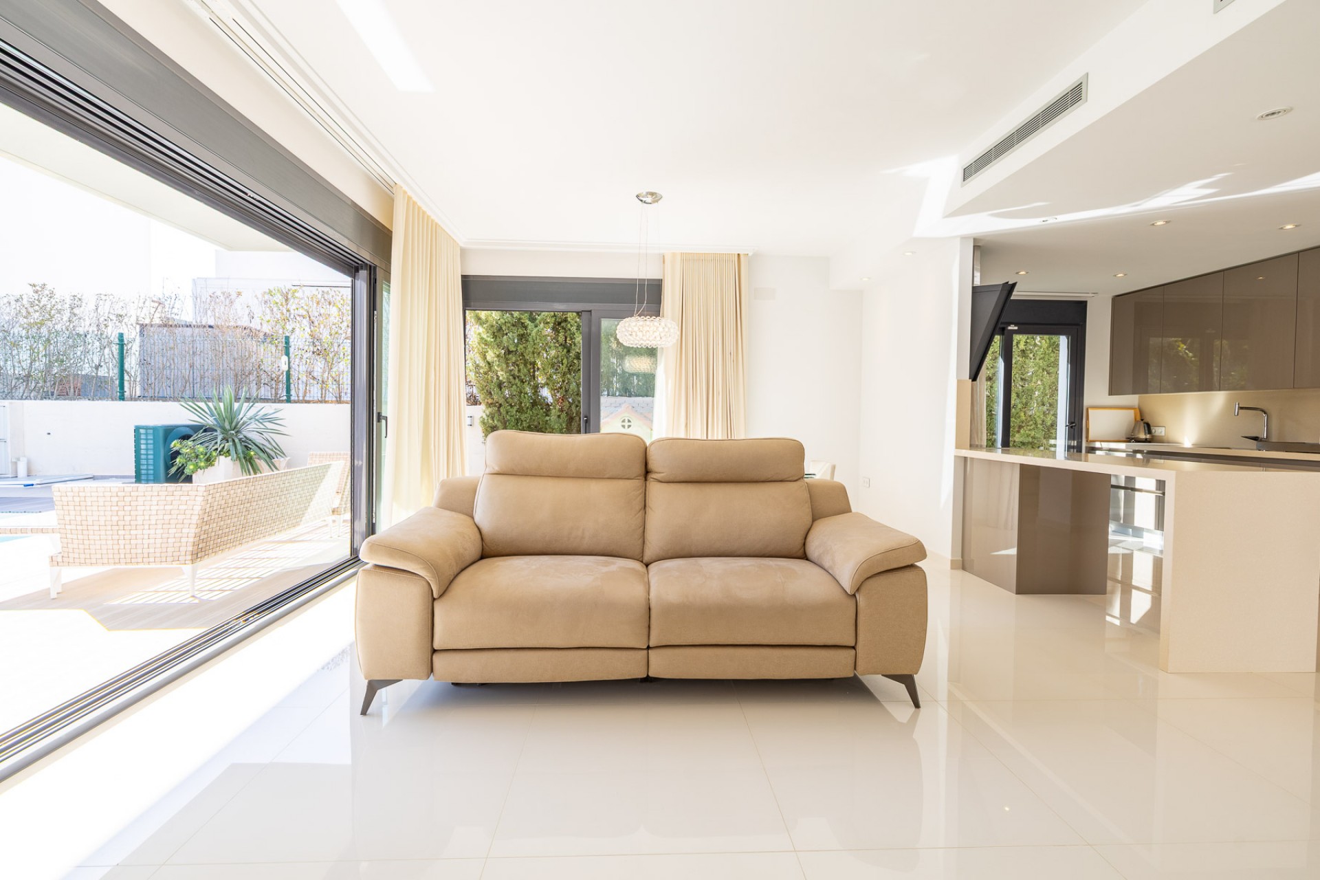 Revente - Villa -
Orihuela Costa - Campoamor