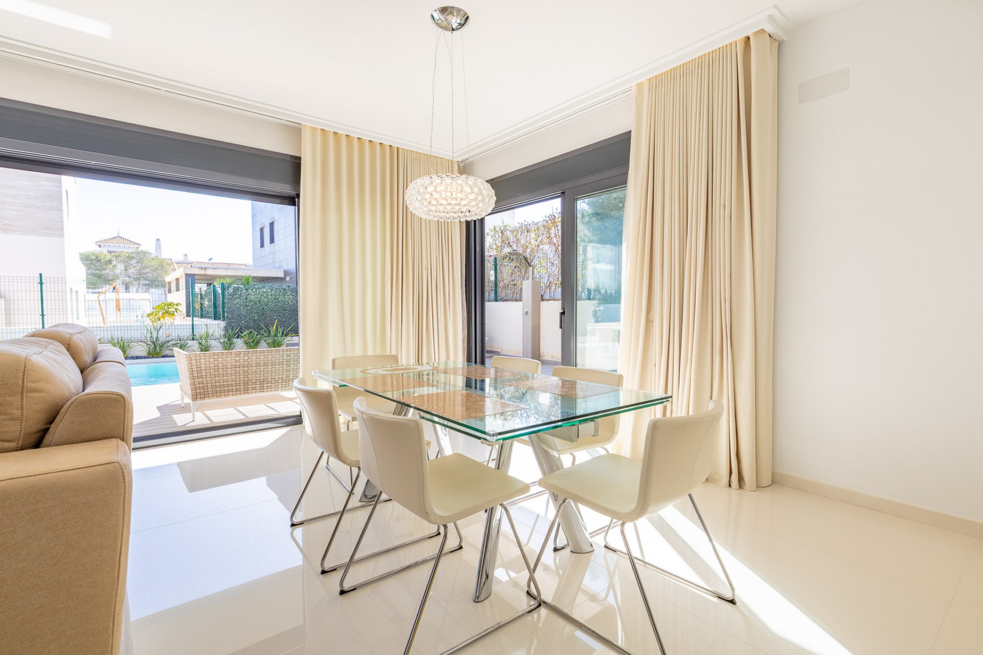 Revente - Villa -
Orihuela Costa - Campoamor