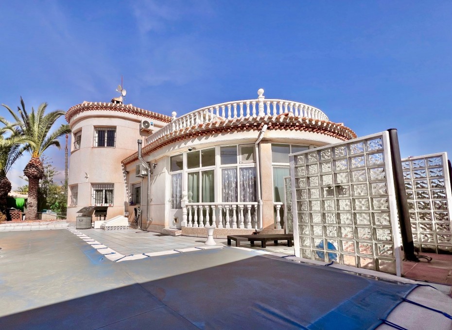 Revente - Villa -
Orihuela Costa - La Zenia