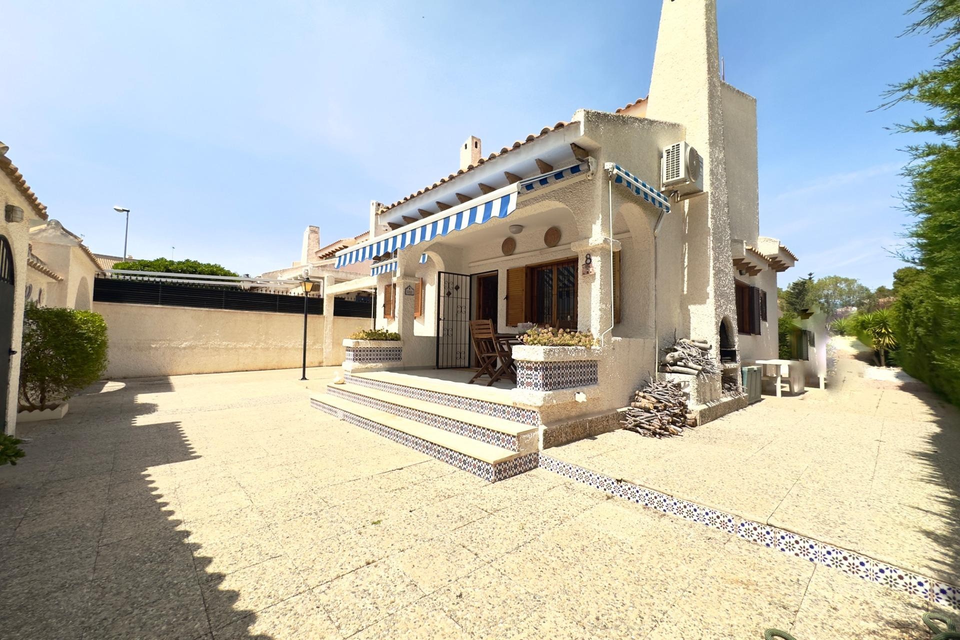 Revente - Villa -
Orihuela Costa - La Zenia