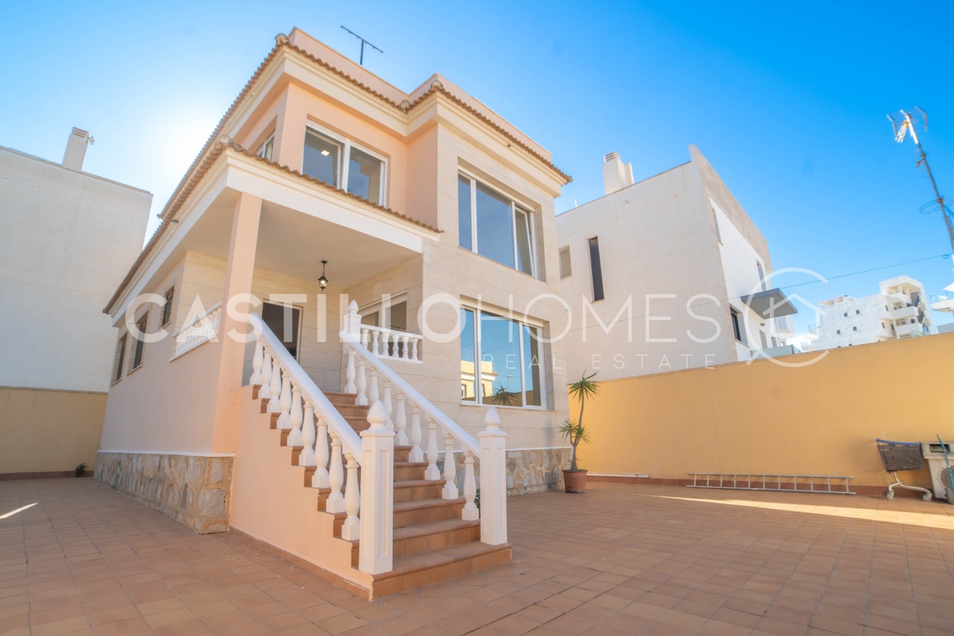 Revente - Villa -
Orihuela Costa - Las Filipinas
