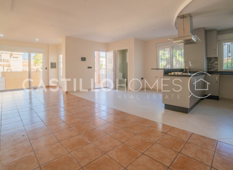 Revente - Villa -
Orihuela Costa - Las Filipinas