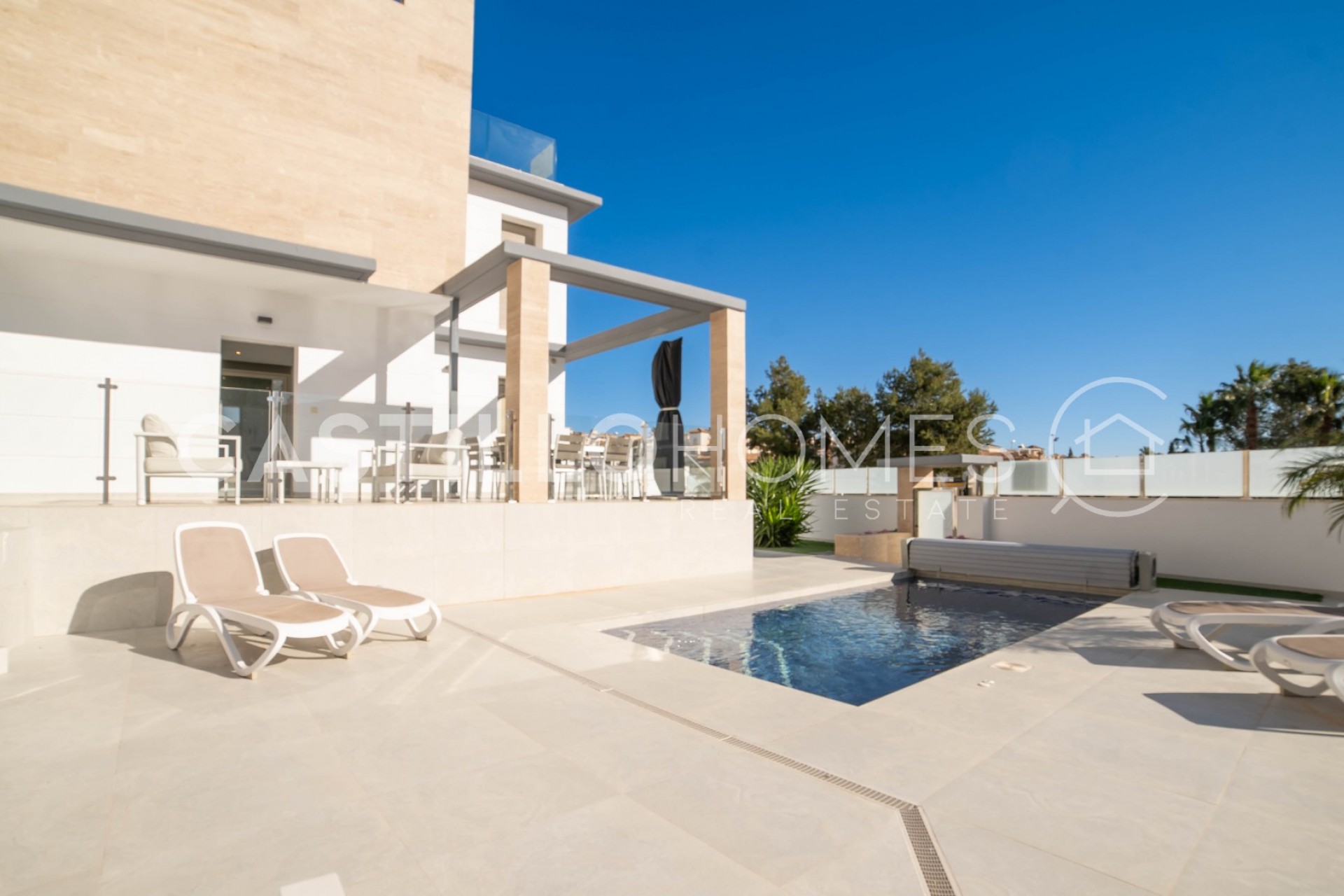 Revente - Villa -
Orihuela Costa - Las Filipinas