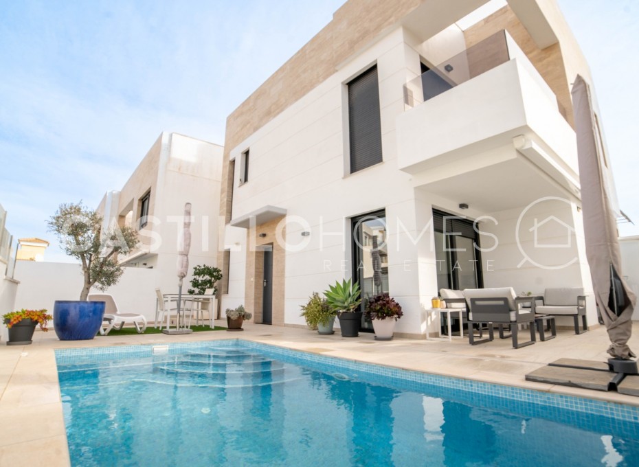 Revente - Villa -
Orihuela Costa - Las Filipinas