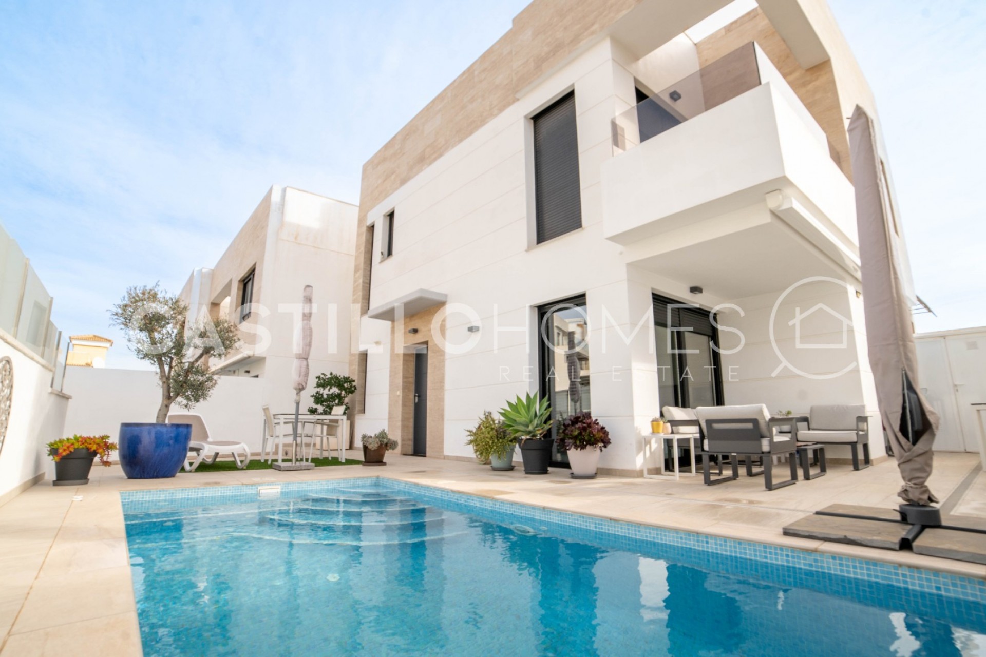 Revente - Villa -
Orihuela Costa - Las Filipinas
