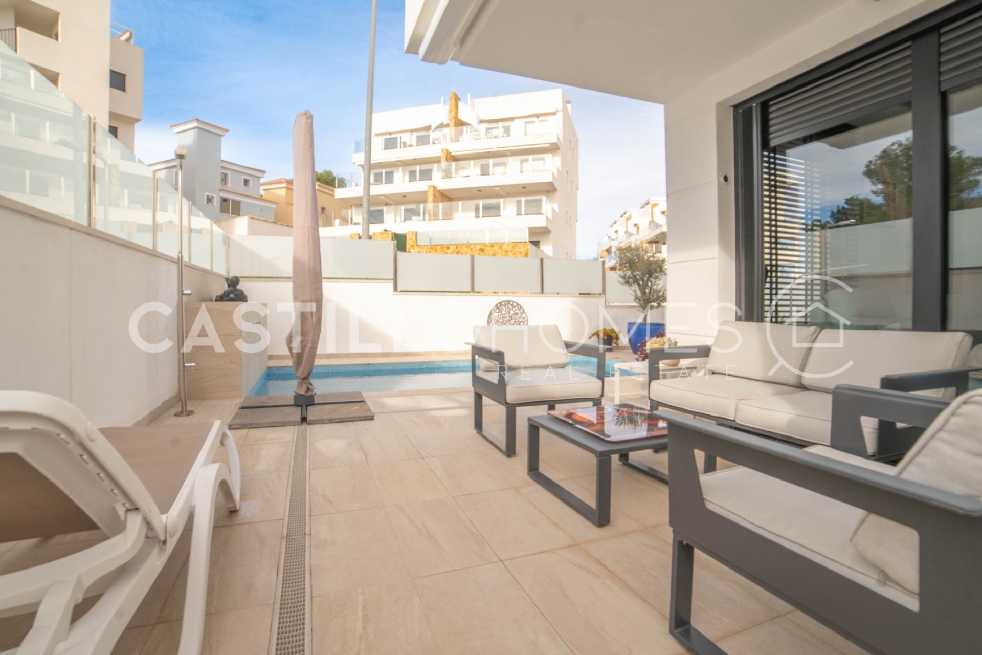 Revente - Villa -
Orihuela Costa - Las Filipinas