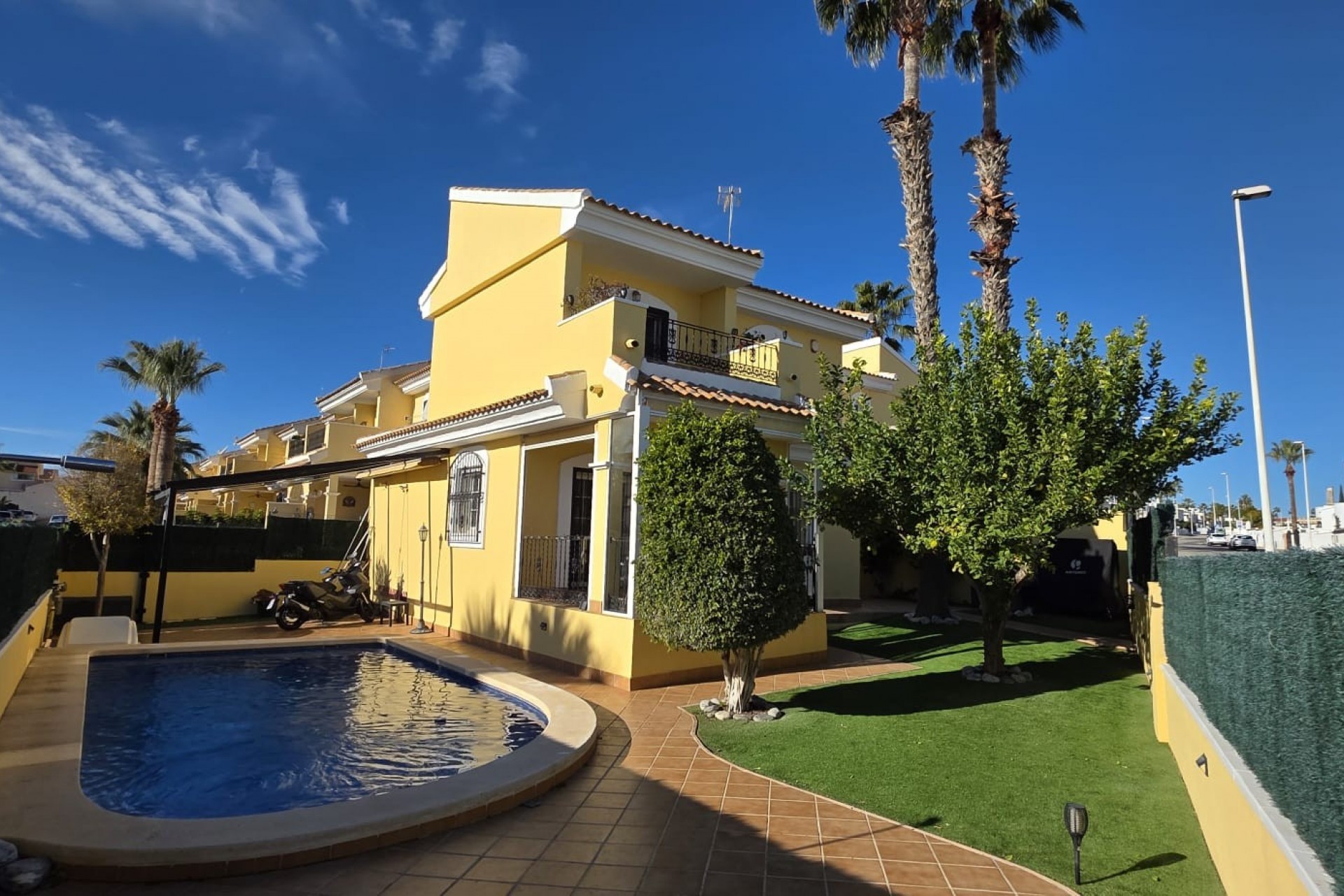 Revente - Villa -
Orihuela Costa - Los Dolses