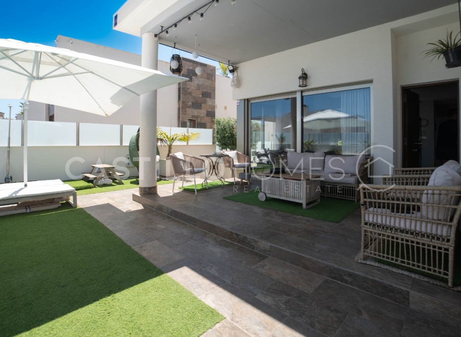 Revente - Villa -
Orihuela Costa - Villamartín