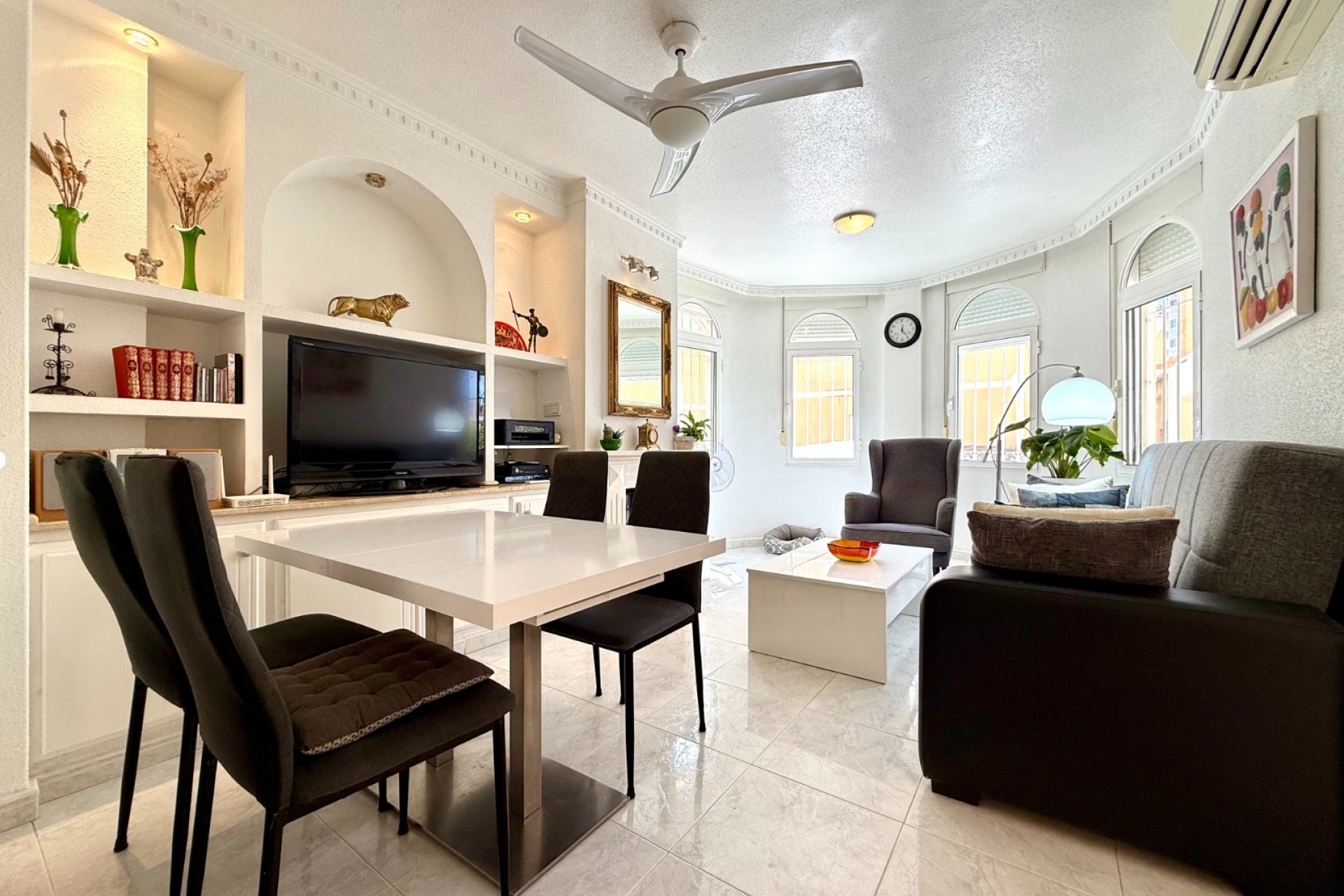 Revente - Villa -
Orihuela Costa - Villamartín