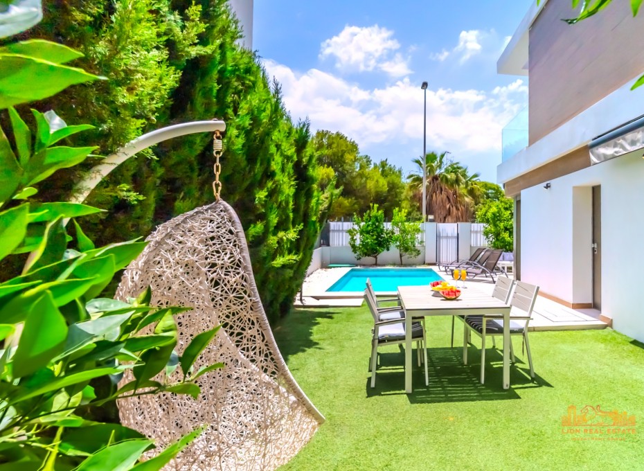 Revente - Villa -
Orihuela Costa - Villamartín