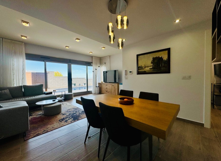 Revente - Villa -
Orihuela Costa - Villamartín