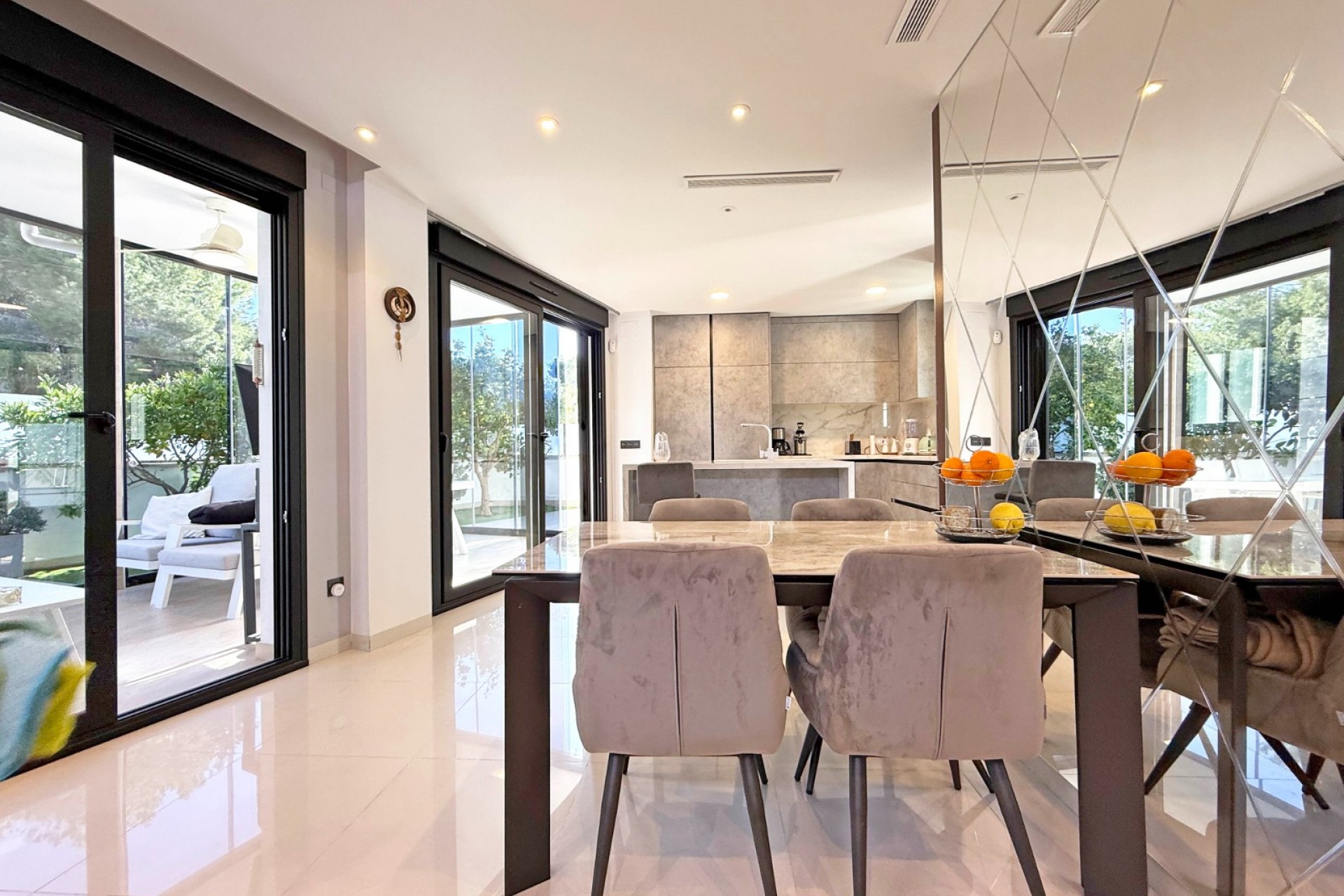 Revente - Villa -
Orihuela Costa - Villamartín