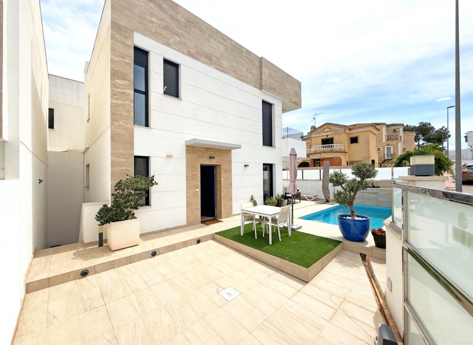 Revente - Villa -
Orihuela Costa - Villamartín