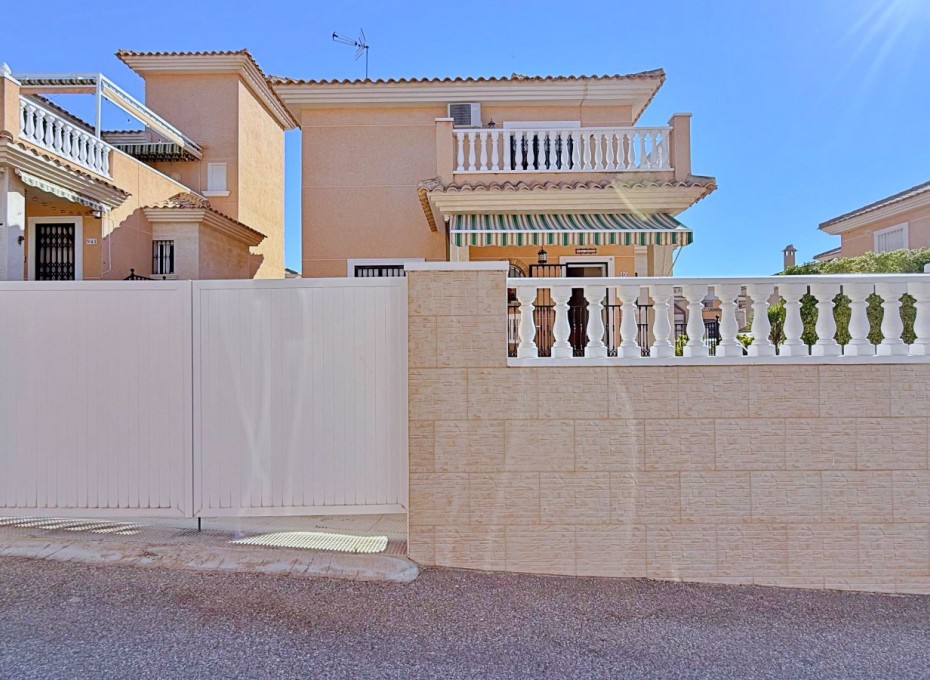 Revente - Villa -
Orihuela - Orihuela Costa