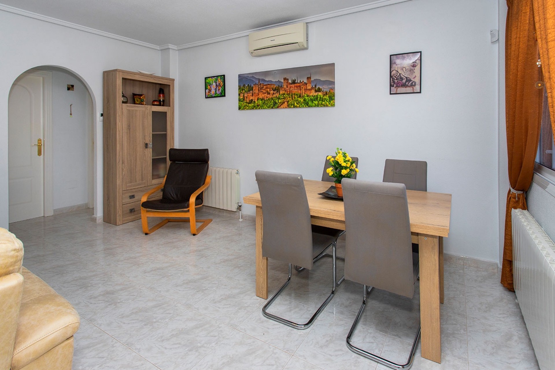 Revente - Villa -
Rojales - Pueblo