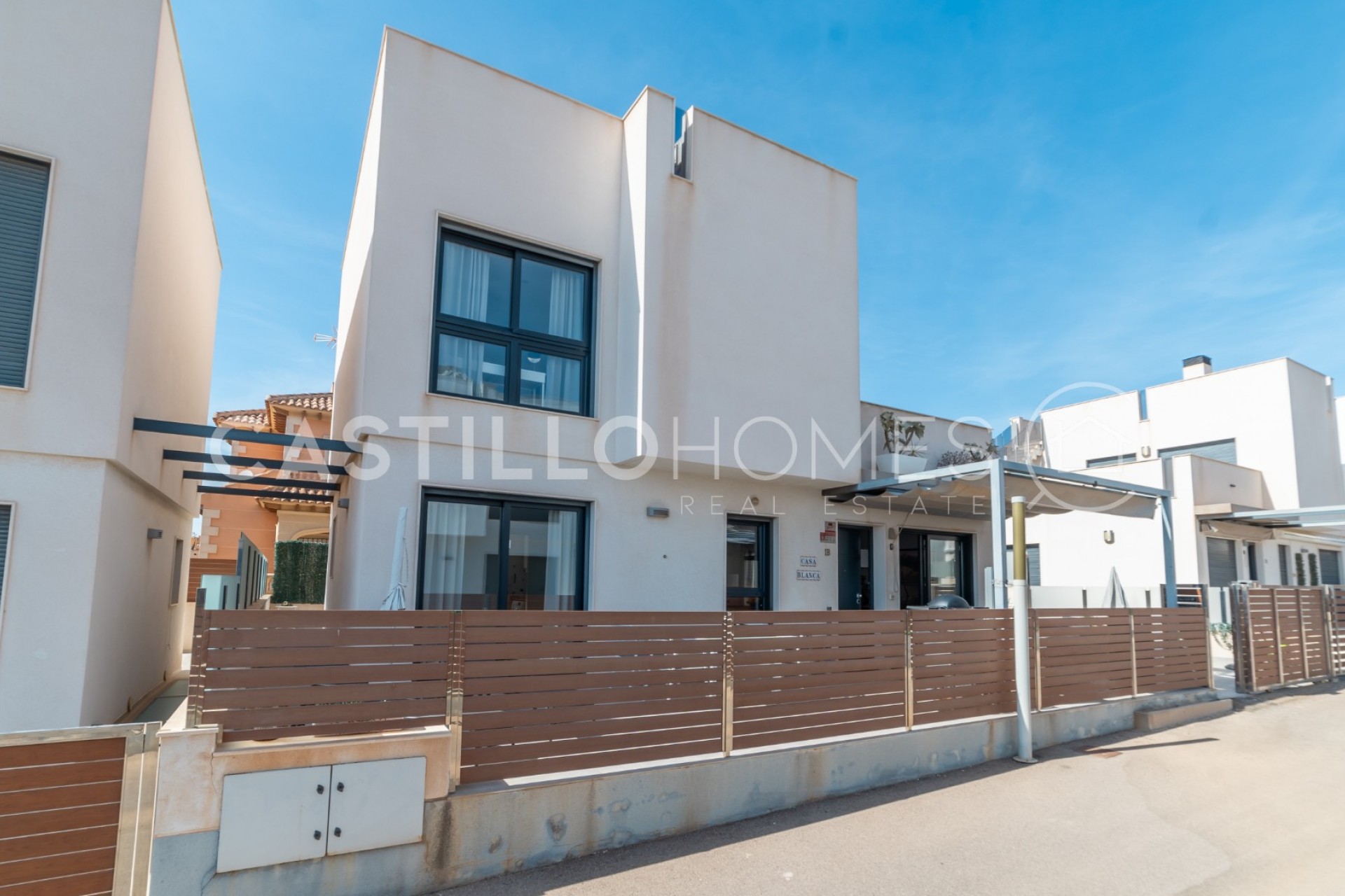 Revente - Villa -
Torrevieja - Aguas nuevas 1