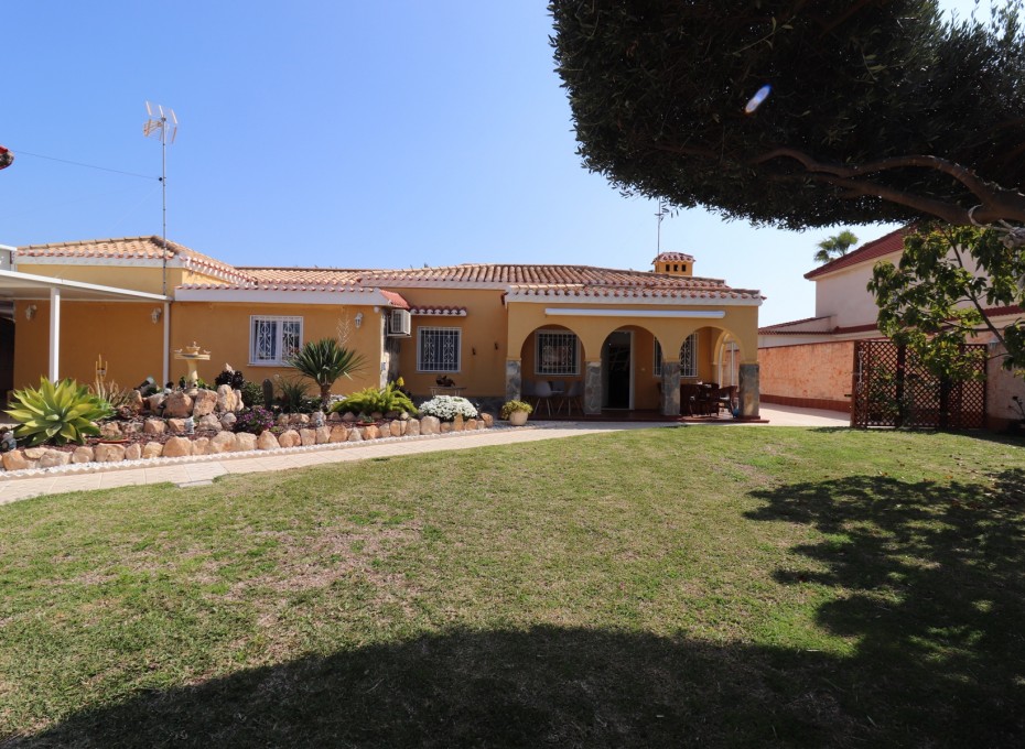 Revente - Villa -
Torrevieja - Chaparral