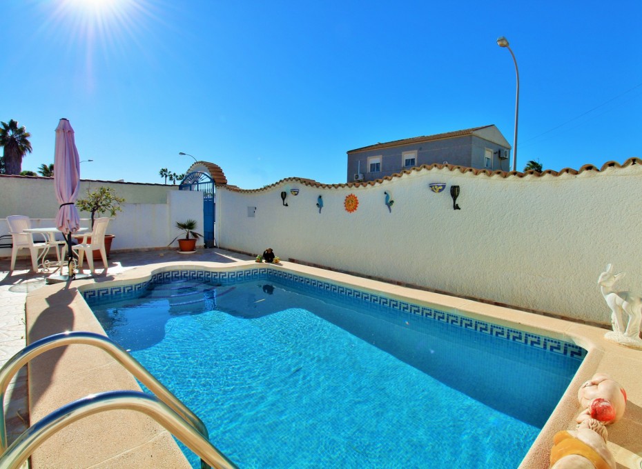 Revente - Villa -
Torrevieja - El Chaparral
