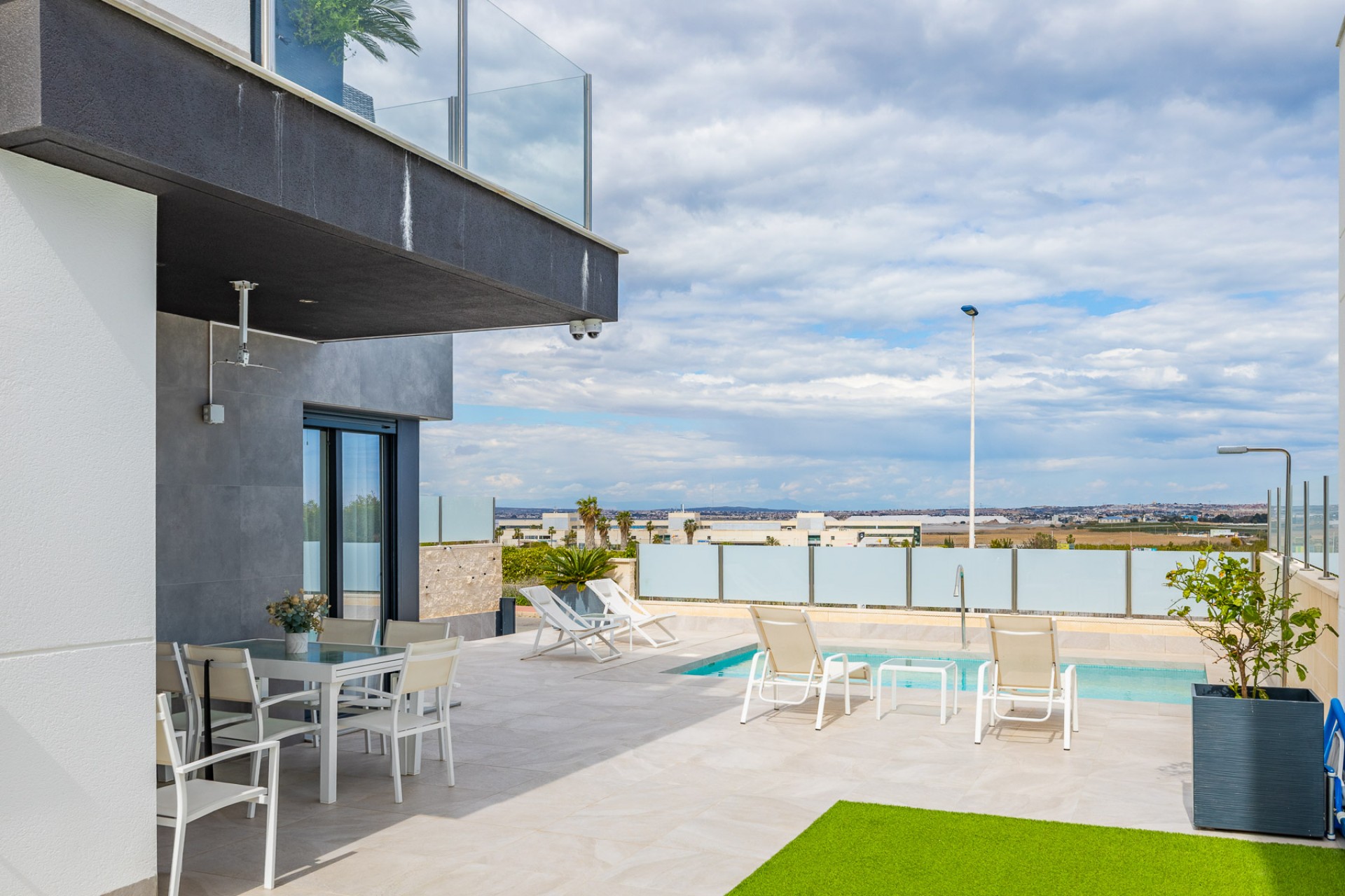 Revente - Villa -
Torrevieja - Los altos