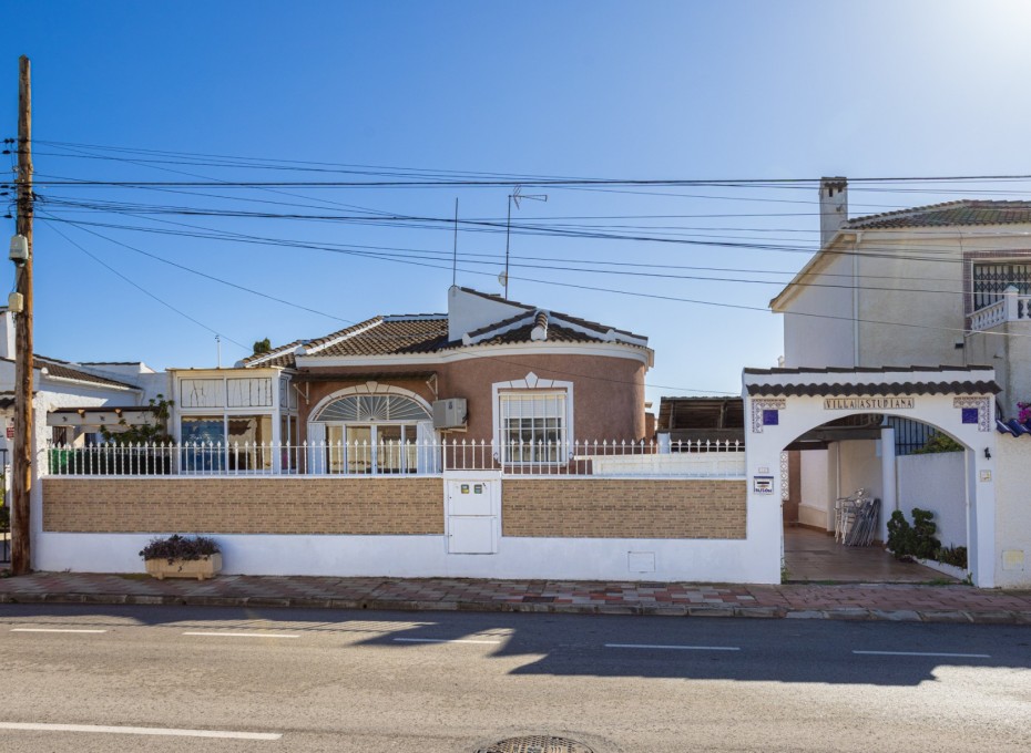 Revente - Villa -
Torrevieja - San Luis