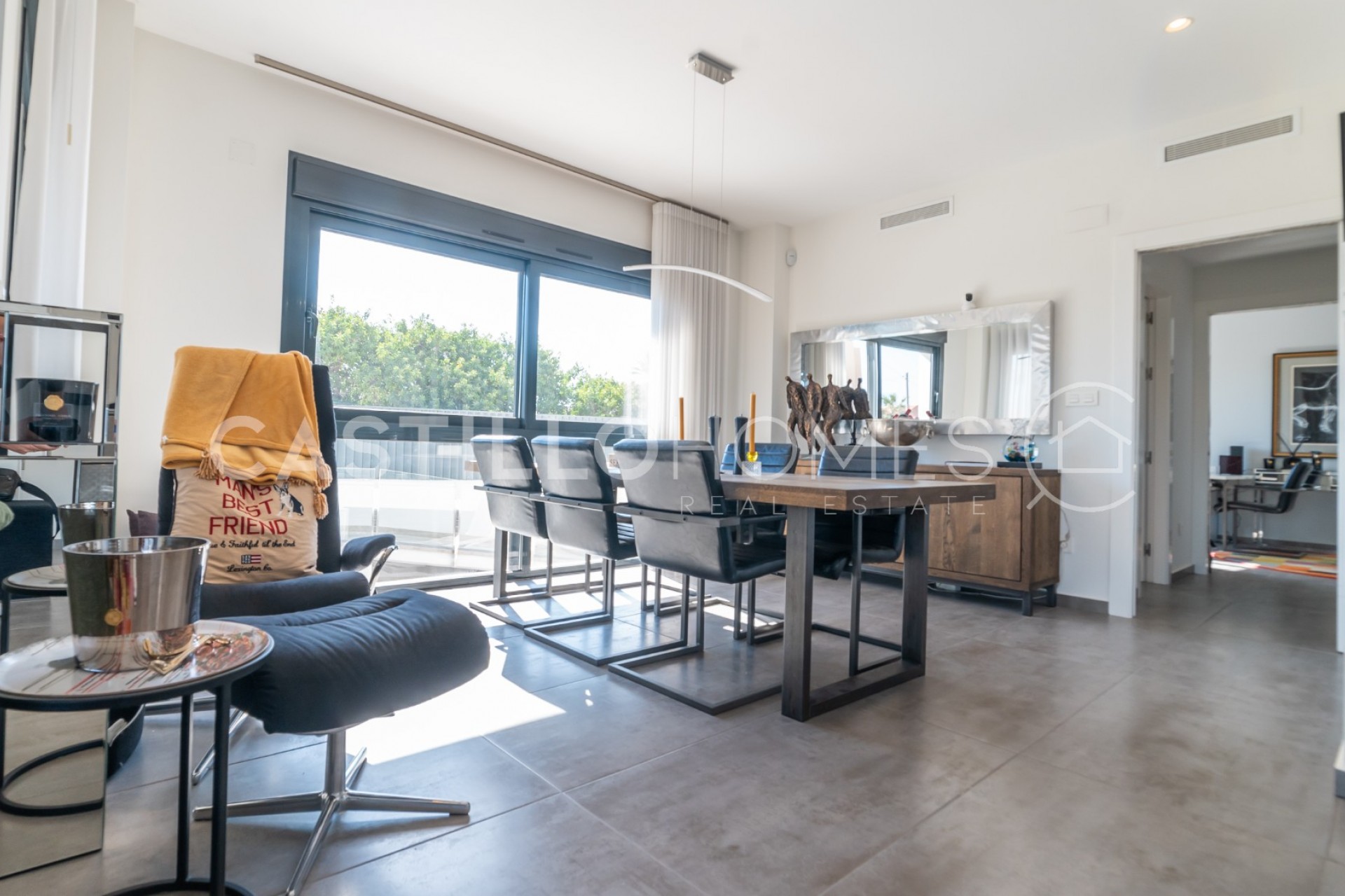 Revente - Villa -
Torrevieja - Urb. Rosaleda