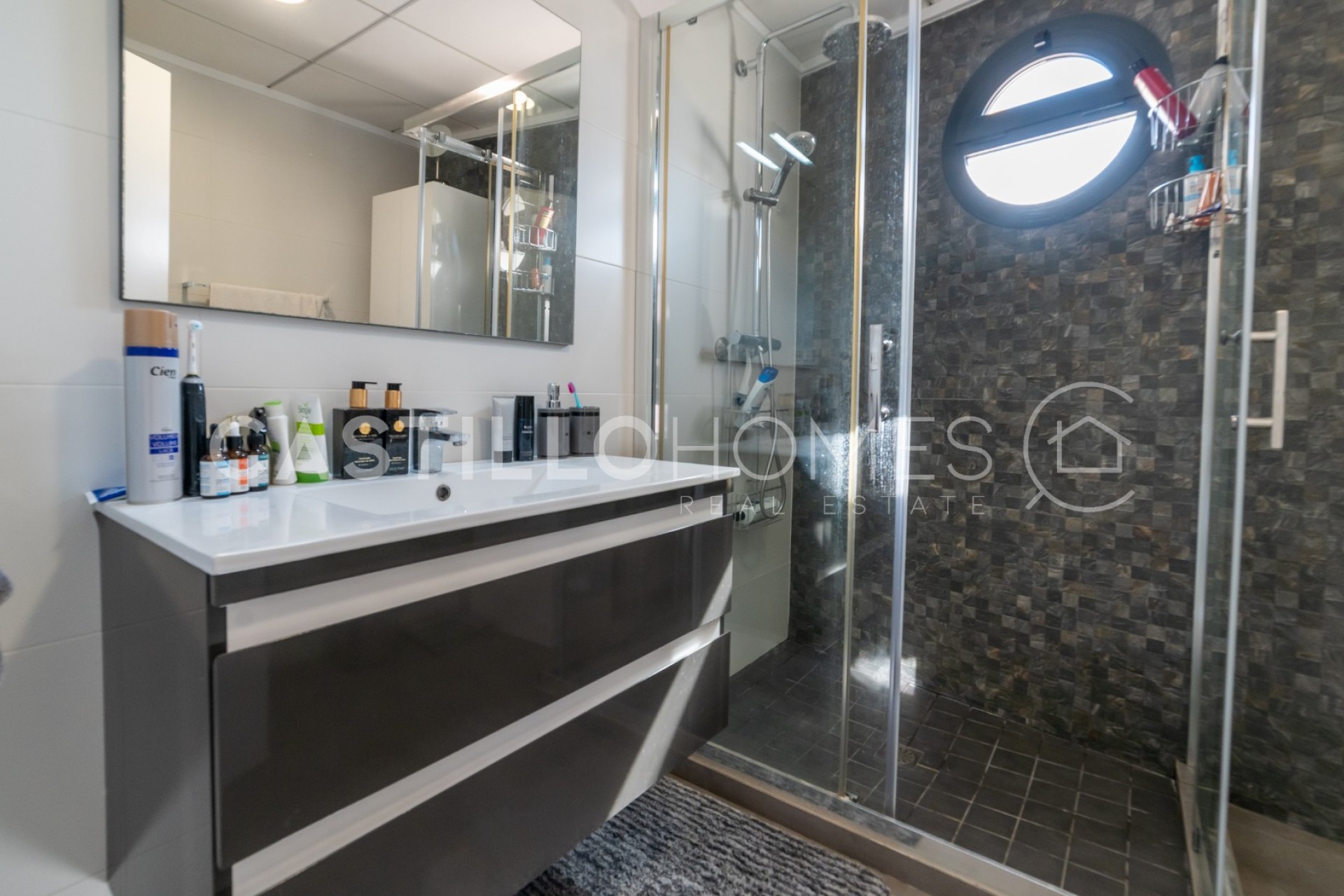 Revente - Villa -
Torrevieja - Urb. Rosaleda