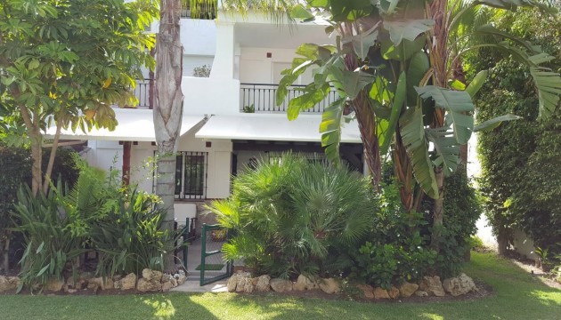 Stadthaus - Wiederverkauf - Marbella - Los Naranjos de Marbella