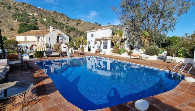 Town house - Resale - Comares - Inland