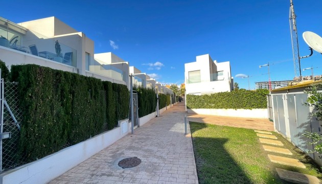 Townhouse - Resale - Torrevieja - Punta Prima