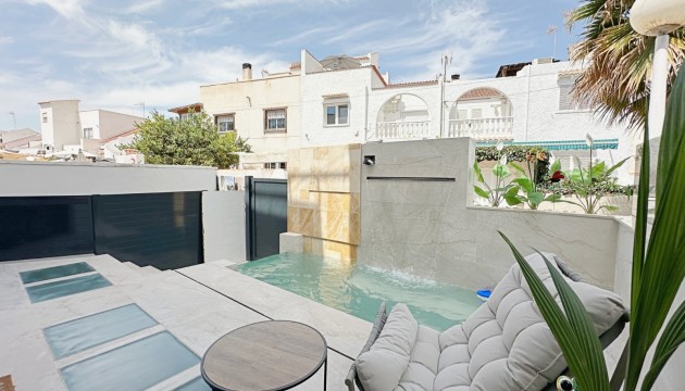 Townhouse / Terraced House - Herverkoop - Torrevieja - Torrevieja