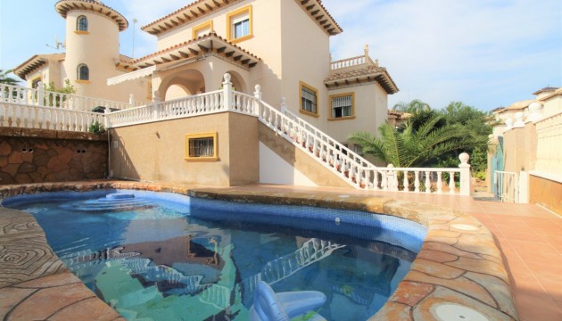 Villa - Herverkoop - Orihuela Costa - La Zenia