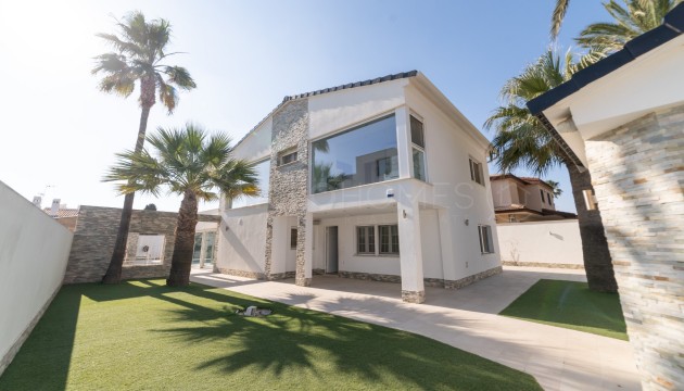 Villa - Herverkoop - Orihuela Costa - La Zenia