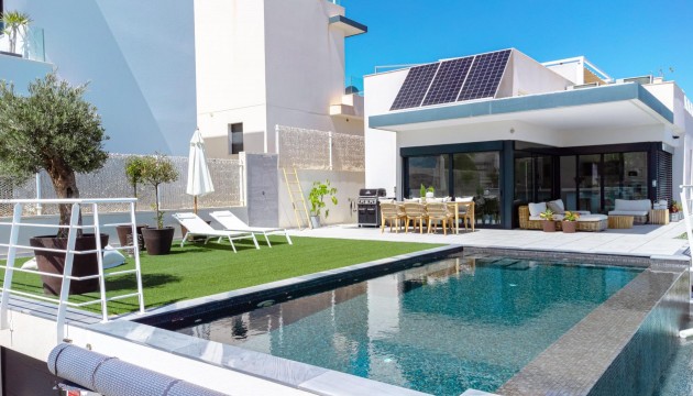 Villa - Herverkoop - San Miguel de Salinas - Costa blanca sur