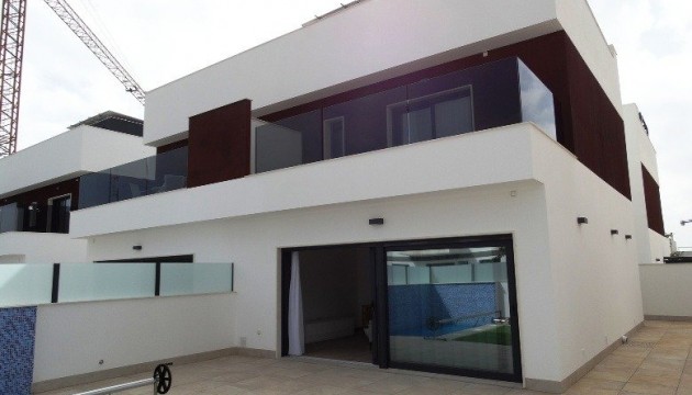 Villa - Nueva construcción  - Pilar de la Horadada - RED-81282