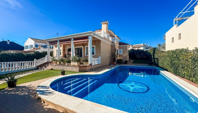 Villa - Resale - La Mata -
                La Mata
