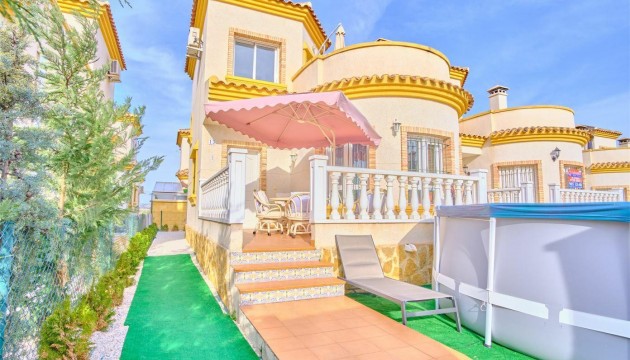 Villa - Resale - Los Montesinos - La Herrada