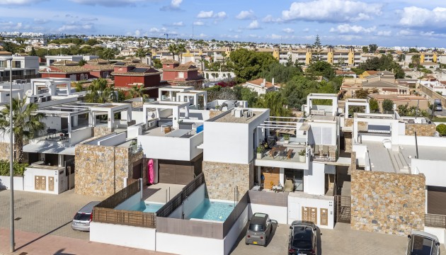 Villa - Resale - Orihuela Costa - Lomas de Cabo Roig