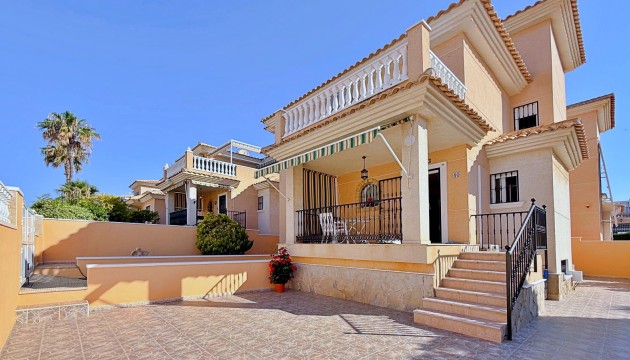 Villa - Resale - Orihuela - Orihuela Costa