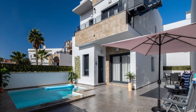 Villa - Resale - Torrevieja - La Siesta