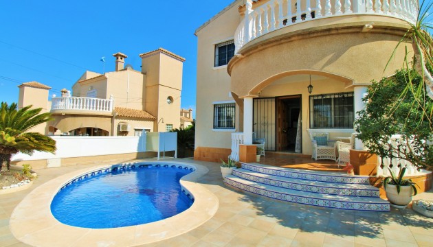 Villa - Resale - Villamartin - Villamartin